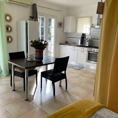 Location Studio De Charme Antibes Exterior photo