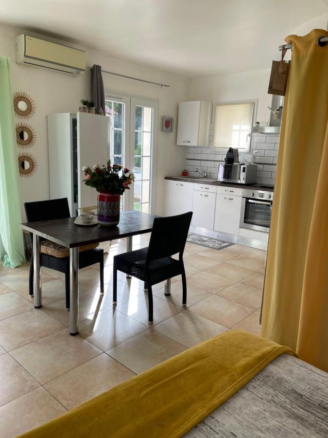 Location De Charme Apartamento Antibes